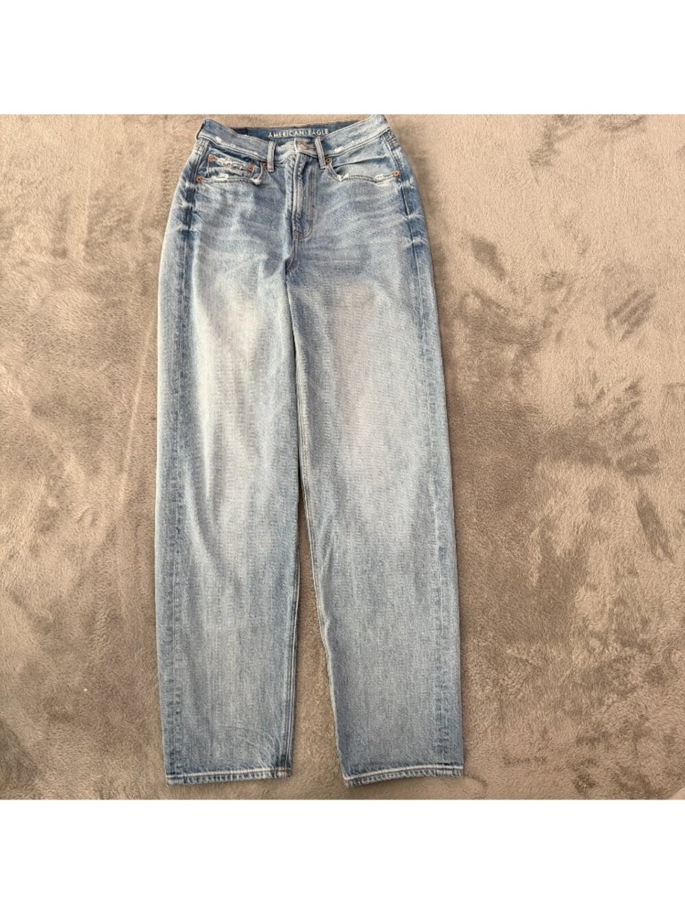 American Eagle Baggy Jeans Women's size 2 Regular 26 Light Wash